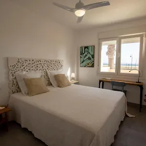 En Primera Línea De Playa Apartamento